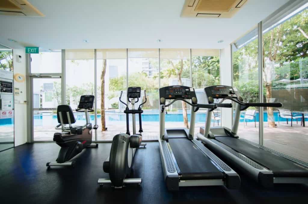 treadmills at gym
